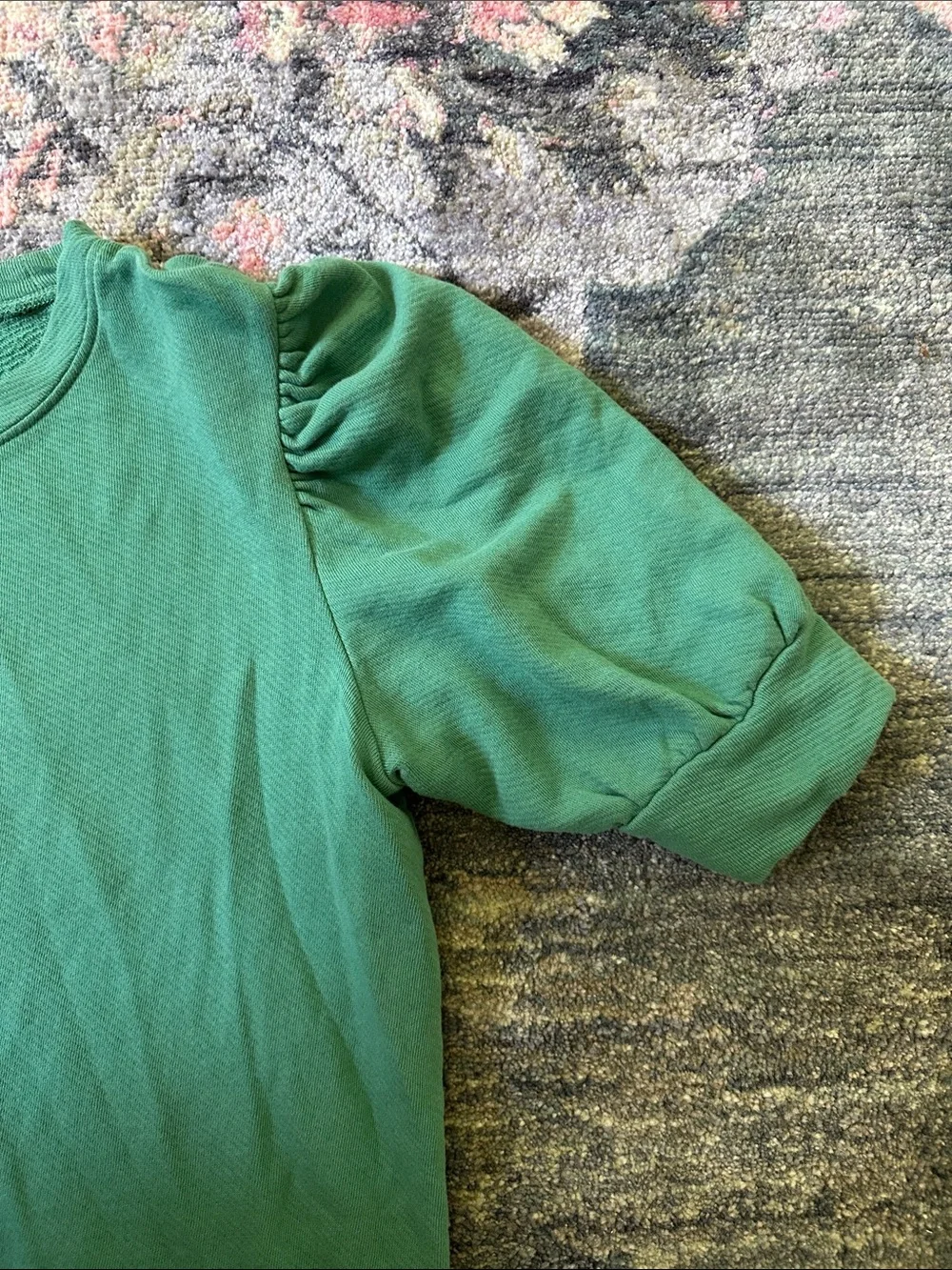 LOFT Women’s Medium Green Puff Sleeve Blouse Like New!